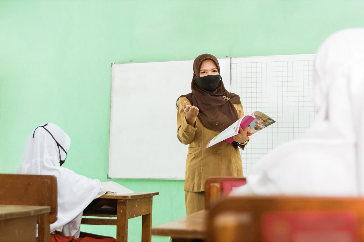 Ragam Tunjangan dan Insentif buat Guru di 2025, Sudah Dapat?